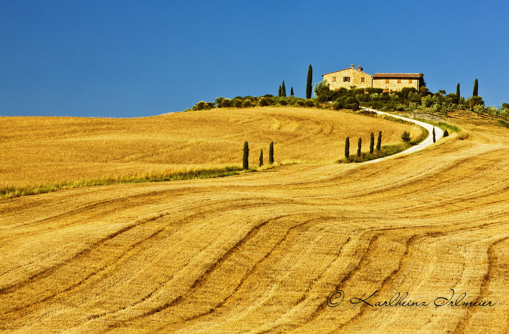 Fields and farmouse, Pienza, Tuscany