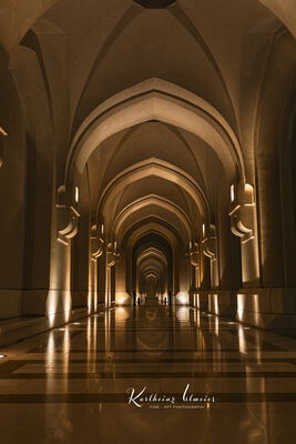 Muscat, arcades in the Sultan's palace, at night