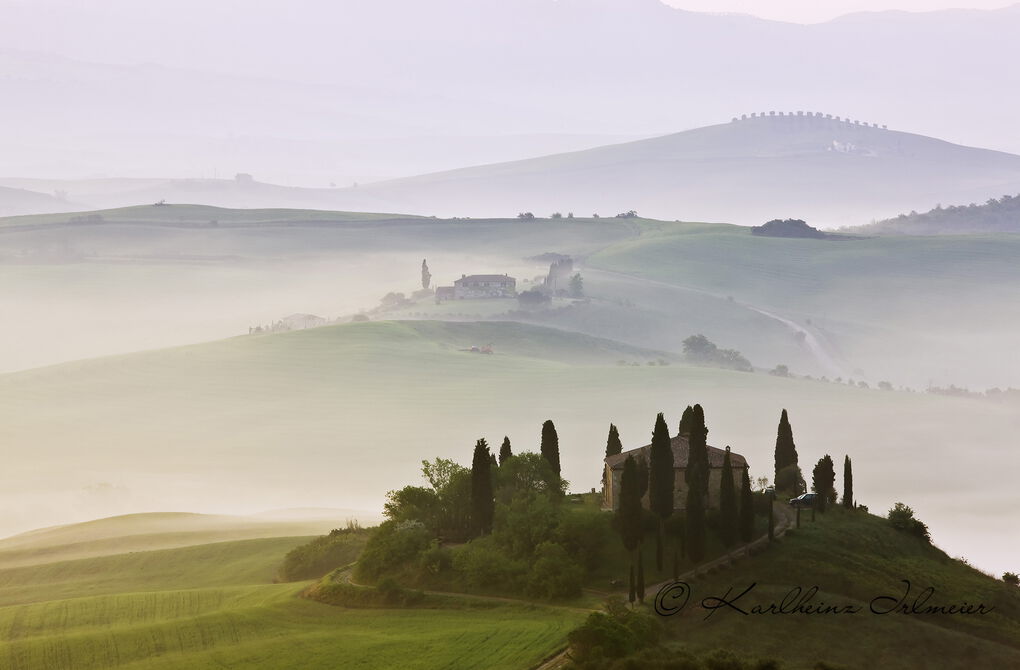 Podere Belvedere in morning mist, Tuscany, San Quirico