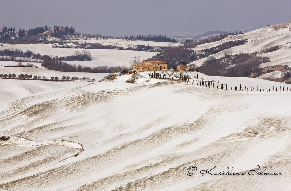 Cottage, Asciano, snowy landscape, Tuscany