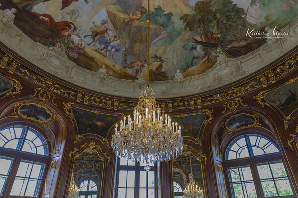 Vienna, Schönbrunn Zoo, Ceiling paintings and chandelier