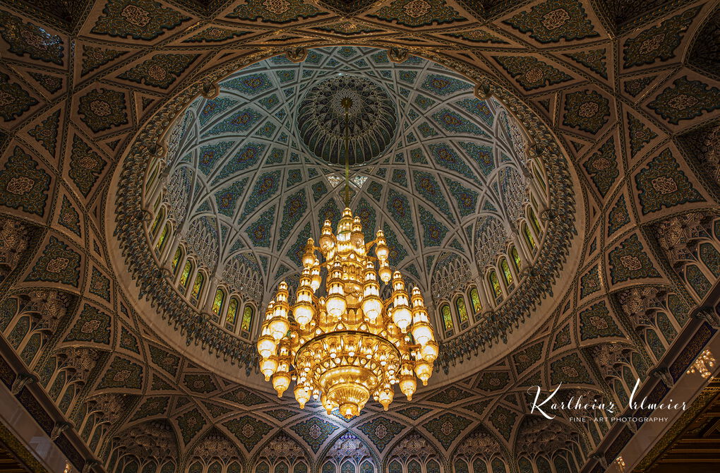 Muscat, Sultan Qabus Mosque, Cupola with chandelier