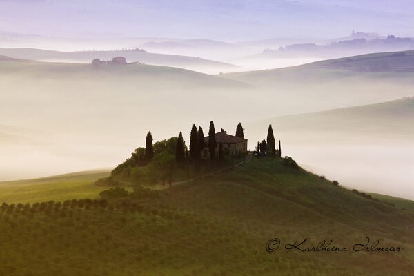 Podere Belvedere in morning mist, Tuscany, San Quirico