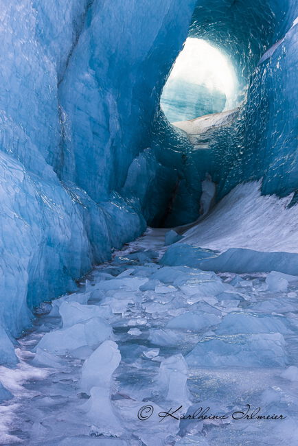 Ice cave in Svinafellsvatn, Austurland, Austurland, south-east Iceland